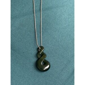 Infinity Loop Jade Pendent Nephrite Green Sterling Silver 18" Chain #440